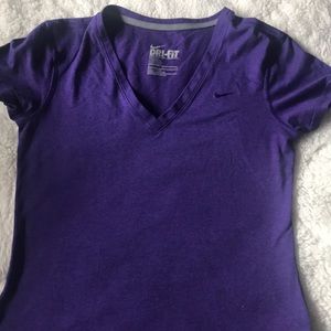 NIKE womens v neck tee
